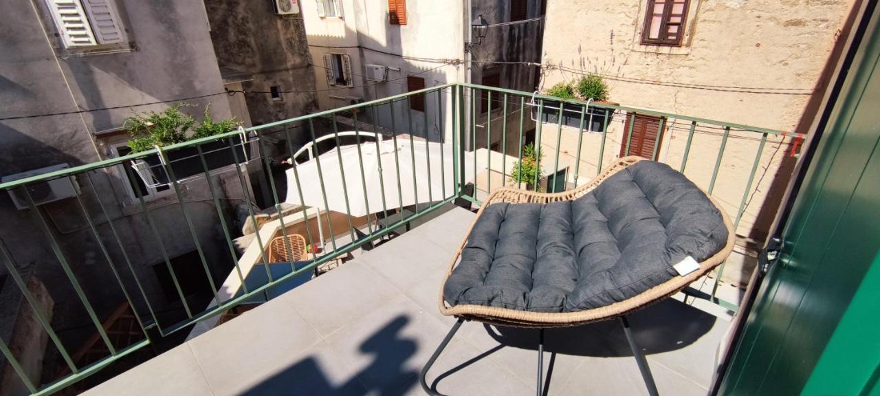 Luxury Apartment - Old Soul With A New Heart Cres Exteriér fotografie